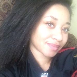 Meet your Posher, Sharone